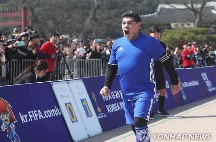 Diego Maradona entertains Korean fans; asks for more support for U-20 World Cup