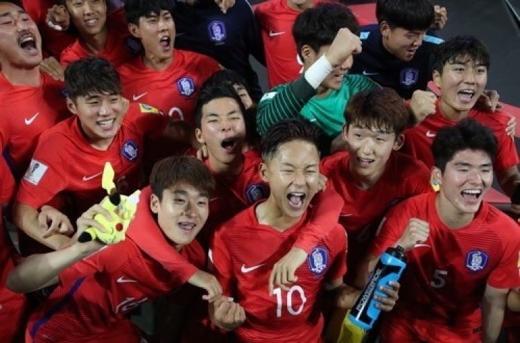 Korea ride opportunistic offense, resilient defense into knockout stage