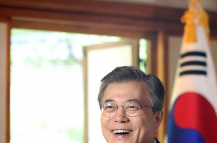 Moon stresses need for dialogue with North