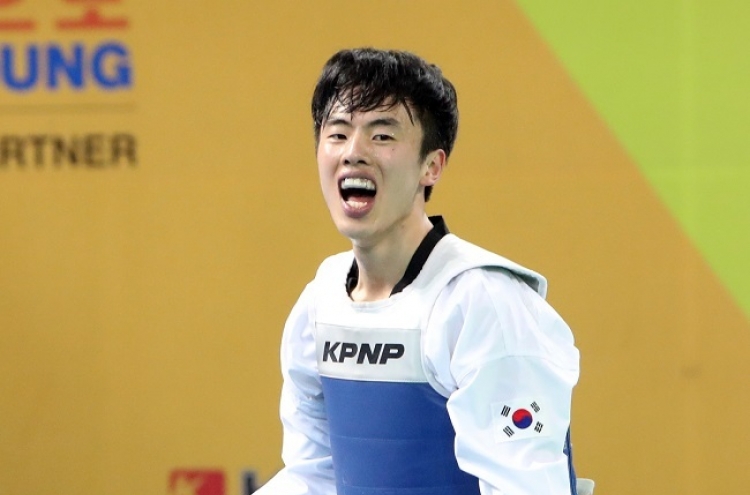 Korean Jeong Yun-jo captures gold at taekwondo worlds
