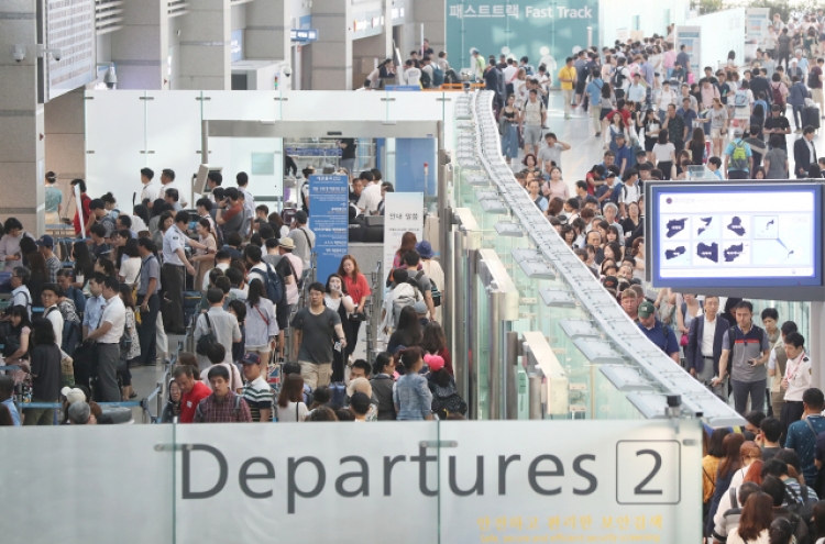 Record number of Koreans travel to Japan in H1