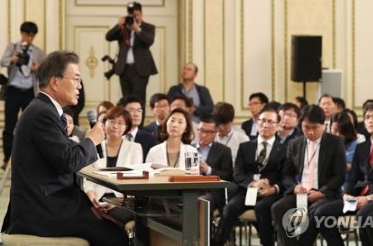 Moon's approval rating remains unchanged at 78 %