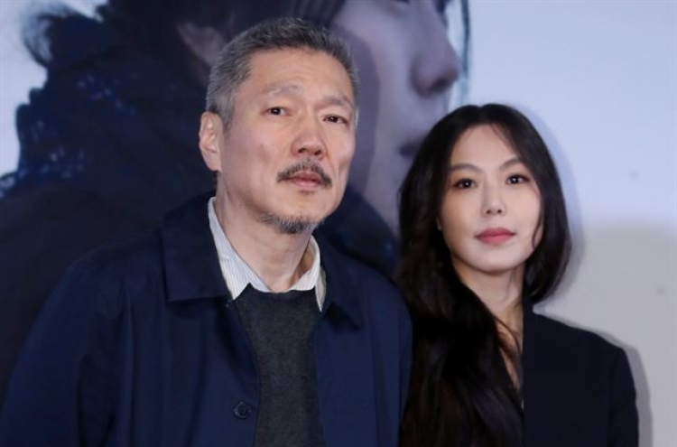 Director Hong Sang-soo making new film with actress Kim Min-hee