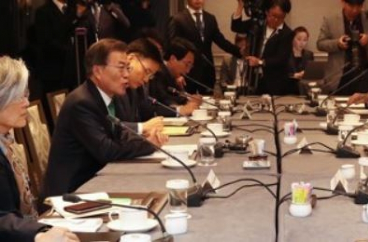 S. Korean president calls for maximum pressure on N. Korea
