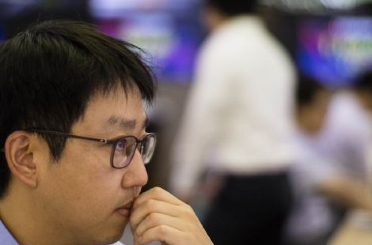 Korean stocks edge up late Tuesday morning