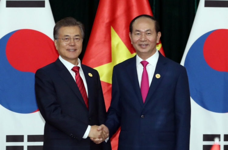 Leaders of S. Korea, Vietnam agree to boost bilateral trade, exchange