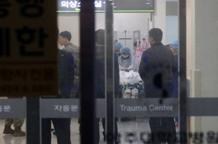 NK soldier suffering from pneumonia and blood poisoning: report