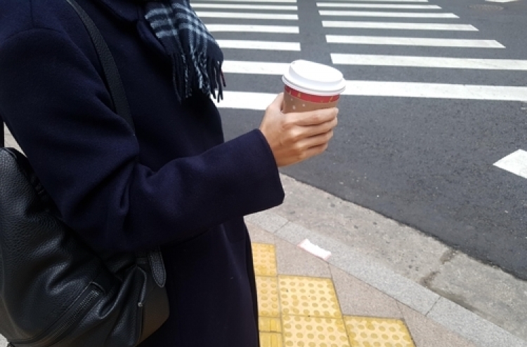 서울 시내버스에 '테이크 아웃 커피' 들고 못 탄다