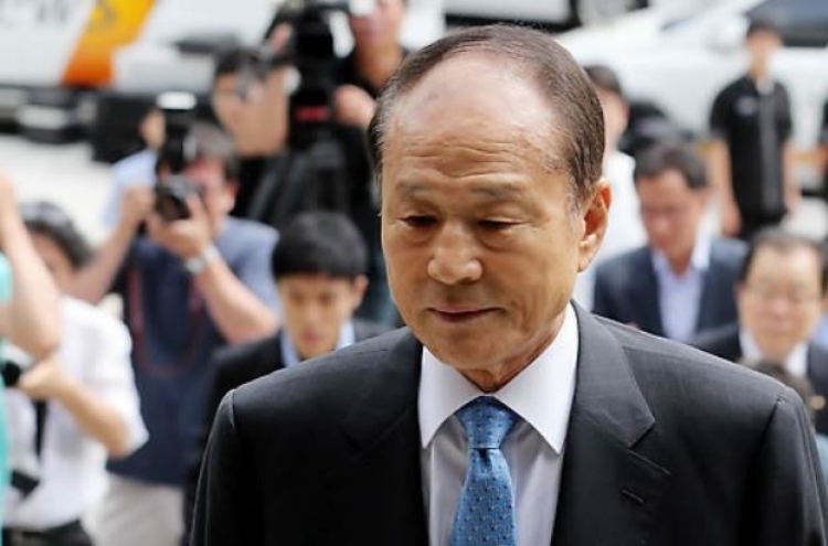Ex-President Lee’s brother found unconscious amid probe into alleged bribery