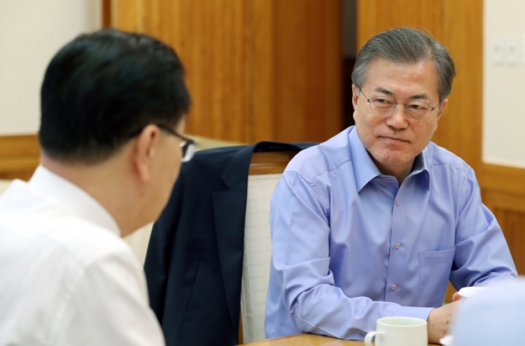 Moon's approval rating dips despite historic meeting with NK