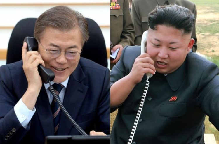 Koreas open hotline between leaders