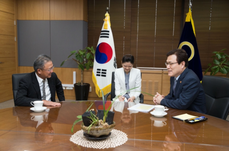 [Photo News] AIA Group head meets FSC Chairman