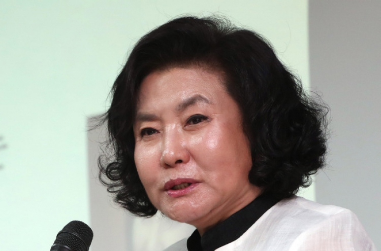 Famed hanbok designer Lee Young-hee dies at 82