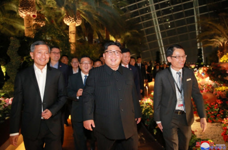 [US-NK Summit] What Kim Jong-un’s nighttime tour in Singapore means