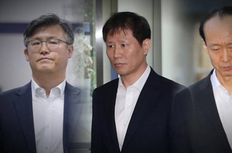 [Newsmaker] Two of ex-leader Park's 'doorknob trio' get prison terms for taking NIS money