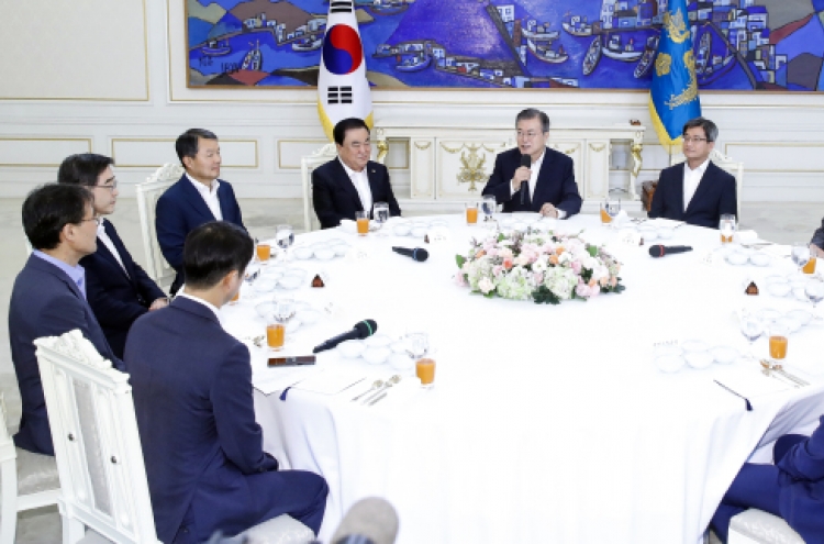 Moon urges all-out efforts to improve people's livelihood, develop democracy