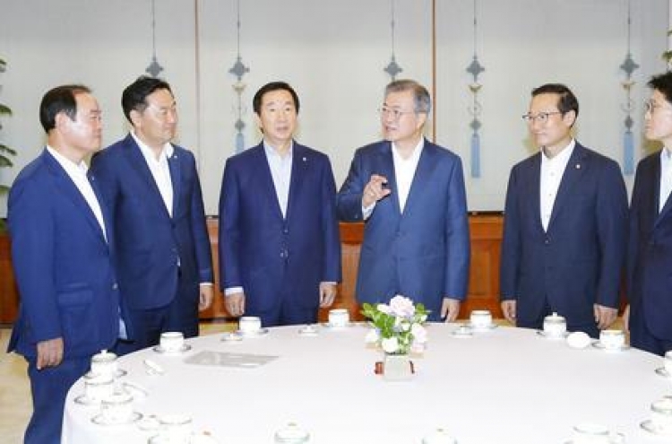 Moon urges bipartisan support for inter-Korean ties
