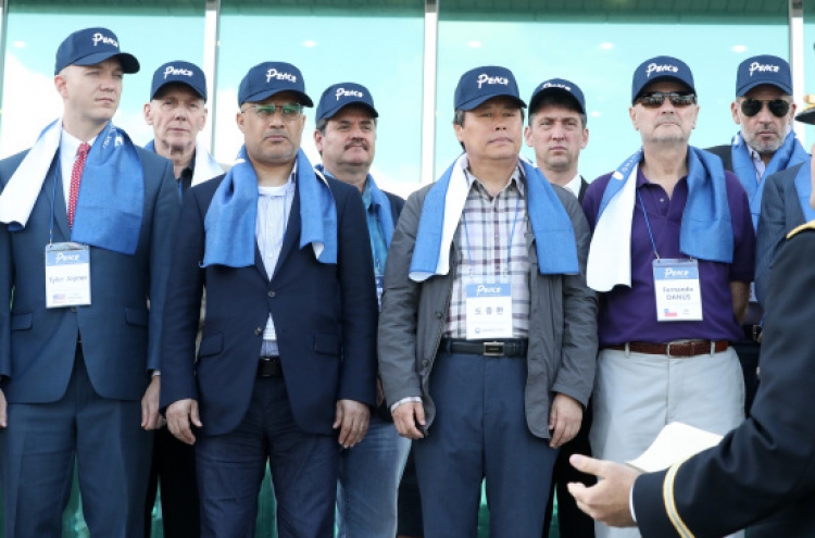 Ambassadors visit DMZ