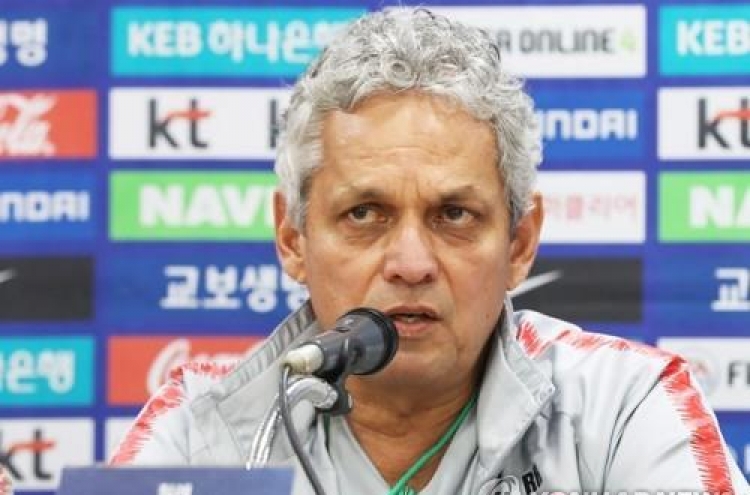 Chile football coach expects tight game vs. S. Korea