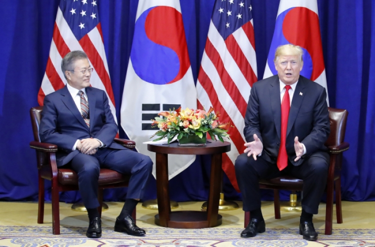 Moon, Trump discuss 'corresponding measures' for NK denucelarization
