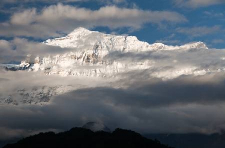 5 S. Korean climbers found dead due to snowstorm in Nepal