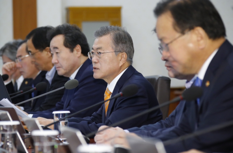 Cabinet approves inter-Korean summit deal before Moon ratifies it