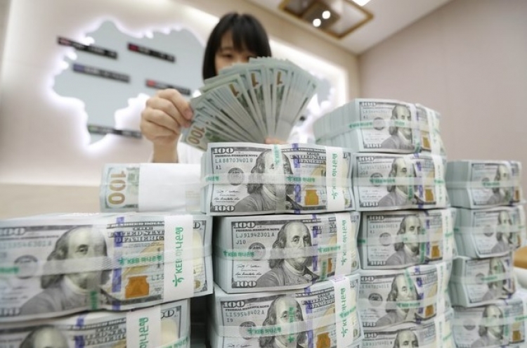 Korea's FX reserves drop on strong US dollar