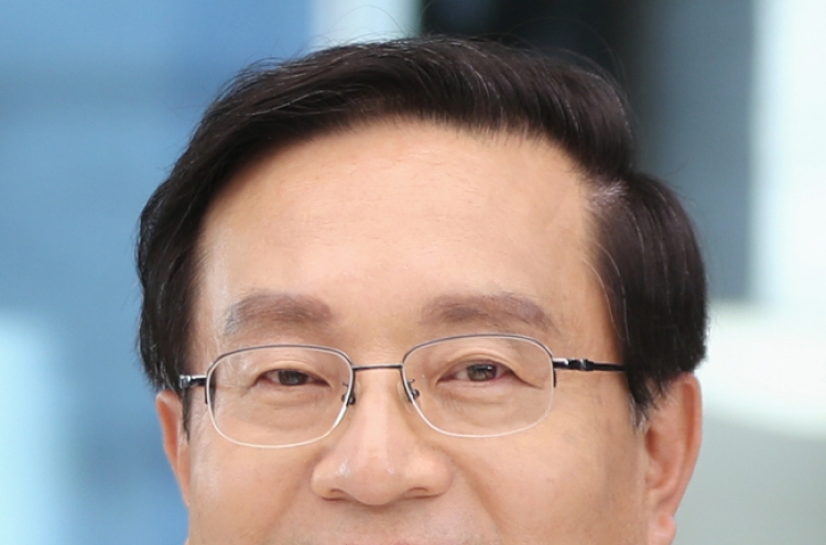 Woori Bank CEO tapped to head holding firm
