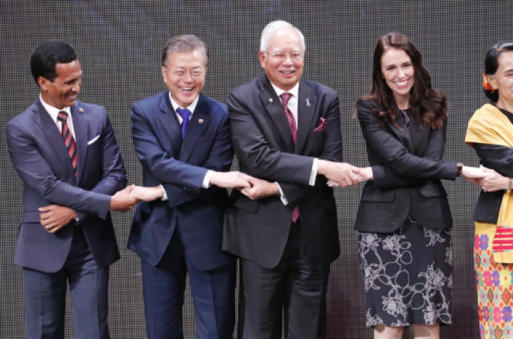Peace, economic cooperation key goals of Moon's summit diplomacy with ASEAN, APEC