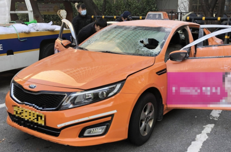 [Newsmaker] Kakao delays formal launch of carpool service after taxi protest death