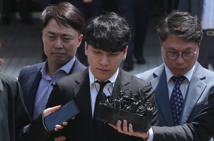 Court refuses arrest warrant for Seungri