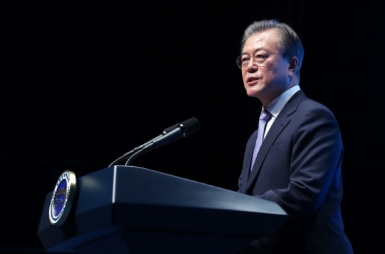 Moon upbeat about South Jeolla Province's development, making 'economy tour'