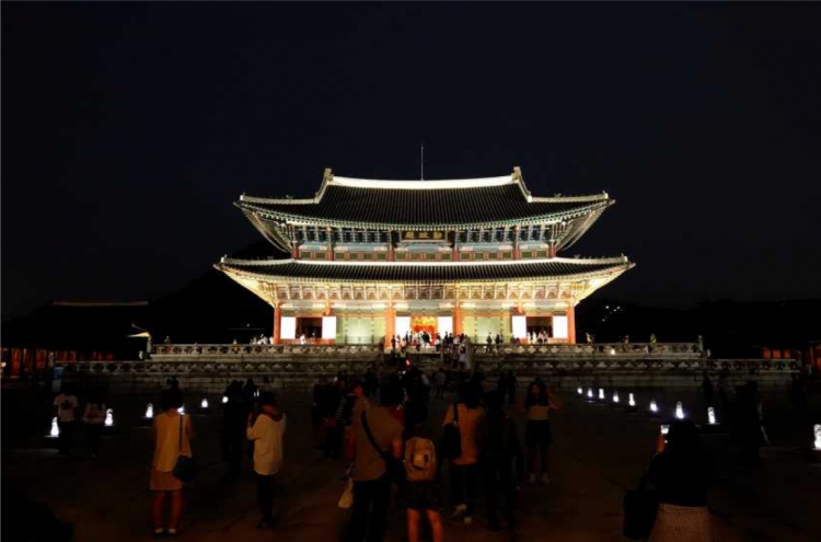 [Weekender] Palaces, fortress and historic sites at night