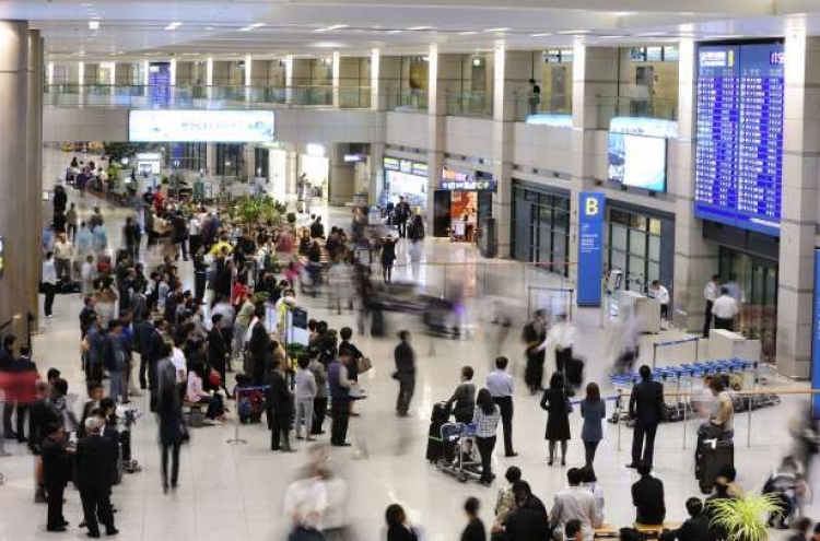 Foreign visitors to S. Korea jump 15% in June