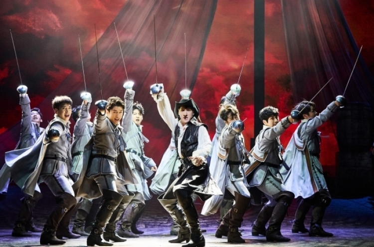 [Herald Review] ‘Cyrano’ returns to stage with better visuals, but loses some poetic flair