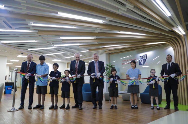 British ambassador attends opening of new facilities at Seoul Foreign British School