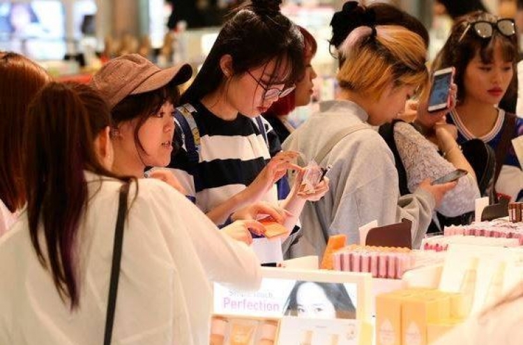 Consumers overseas lust after Korean beauty products most: survey
