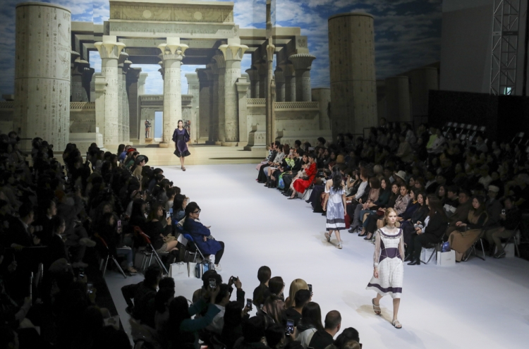 Seoul Fashion Week suggests fresh looks for 2020