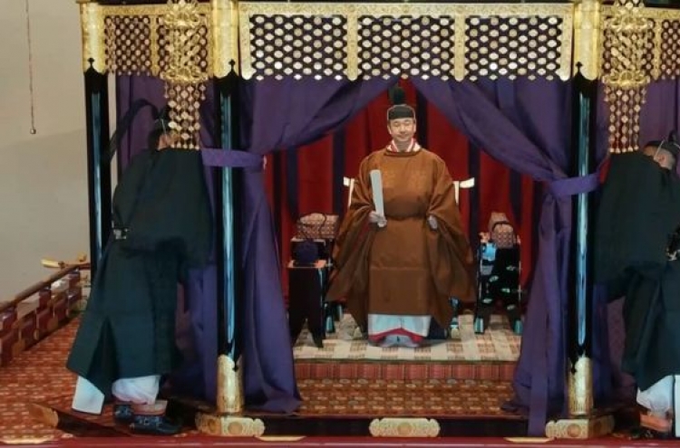 Japan emperor formally proclaims enthronement
