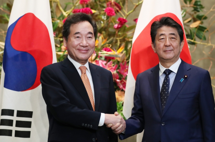 Lee, Abe agree on need to improve ties, but basic stance remains unchanged