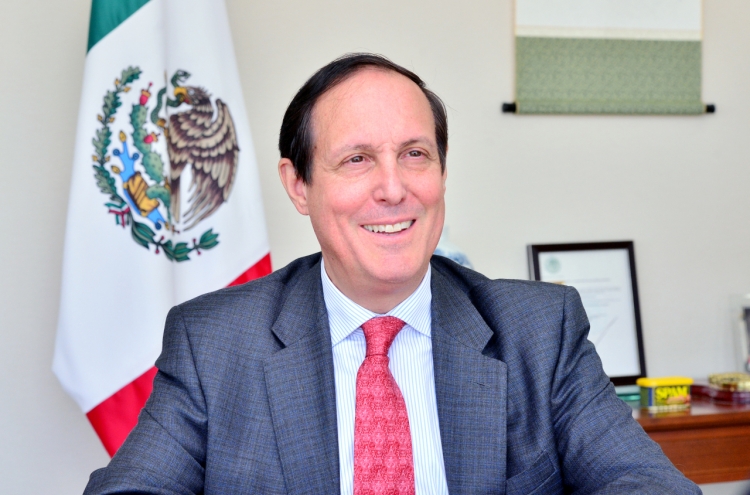 [Diplomatic circuit]  [Meet the diplomat]  Mexico top diplomat in Seoul optimistic on Seoul’s Pacific Alliance associate membership prospects