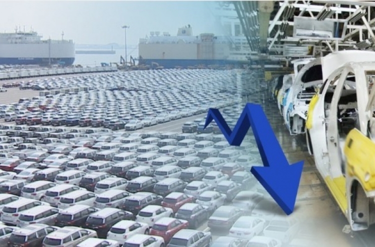 Auto exports fall 10 % in Oct.