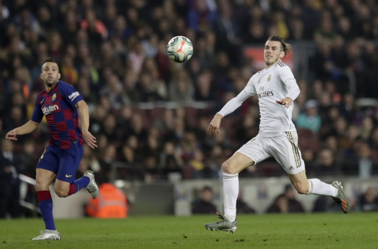 Barcelona, Real draw as Clasico marred by violence