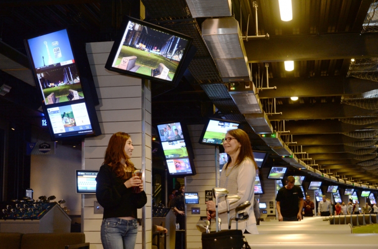 [From the Scene] LG’s digital signage displays spruce up Topgolf in US