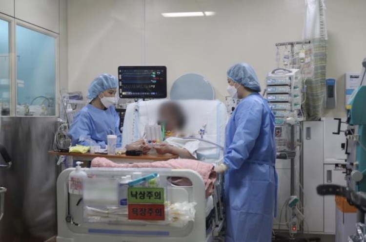 Korea’s first lung transplant to COVID-19 patient successful
