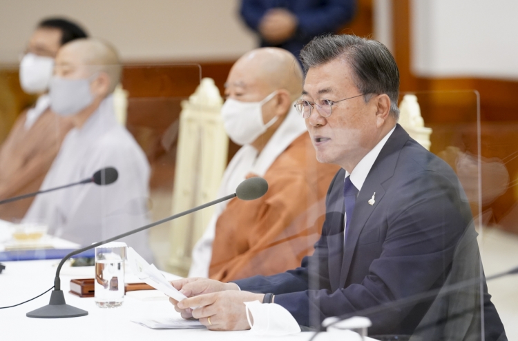 Moon says Korea peace possible without giving up hope for dialogue