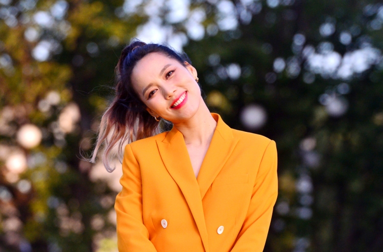 [Herald Interview] Sohyang talks singing in ‘Begin Again,’ lesson from battle with pneumonia