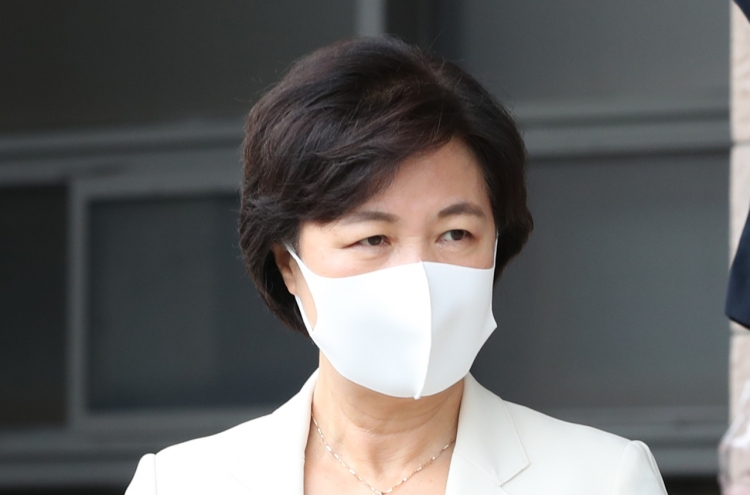 Unverified rumors and misinformation sprout around justice minister scandal