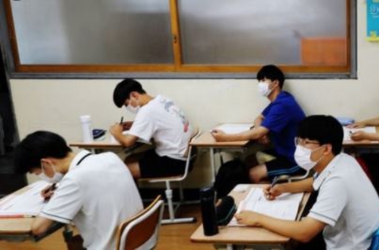 Mandatory masks, no meals together: plans unveiled for safe environment for university entrance exam