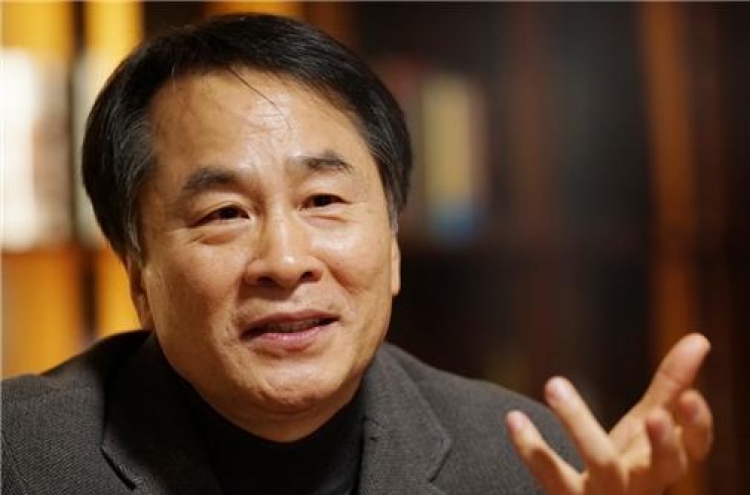 Novelist Lee Seung-u wins 44th Yi Sang Literary Award